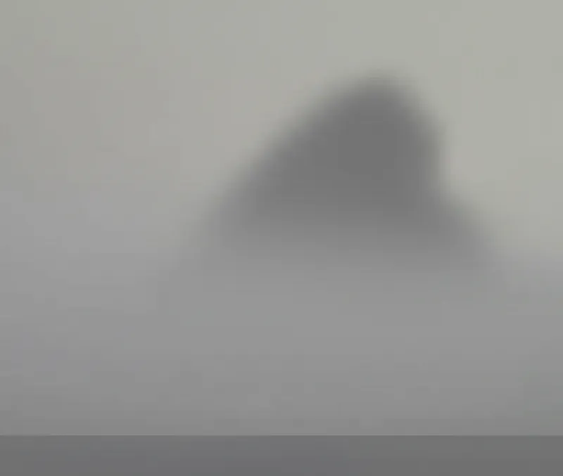 Illustration visuelle du mot « looming » - Se profiler, apparaître