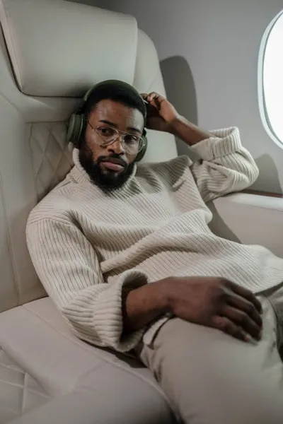 Illustration slouching - Image 2