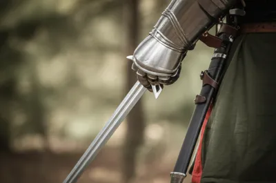 Illustration sheathed