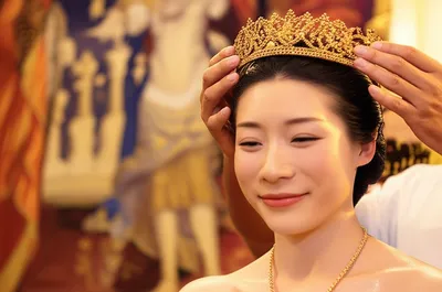 Illustration crowning - Image 1