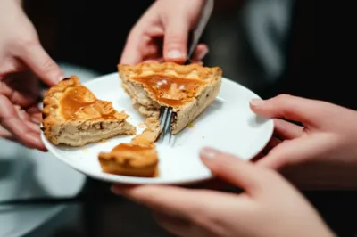 Illustration divided - Image 1