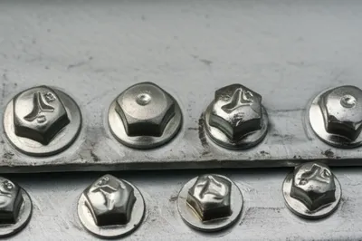 Illustration riveting - Image 1