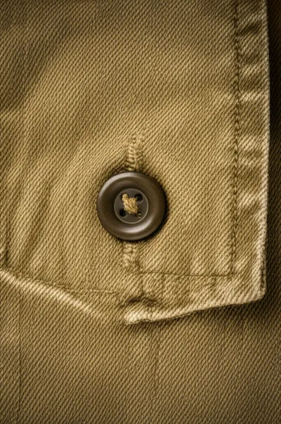 Illustration khaki - Image 1