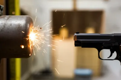 Illustration plug - Image 1