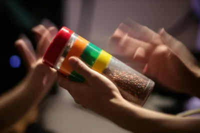 Illustration shakers - Image 1