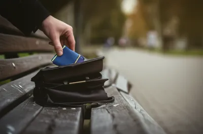 Illustration thefts - Image 1