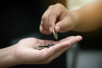 Illustration discounted - Image 1