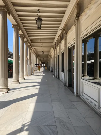 Illustration colonnades - Image 1