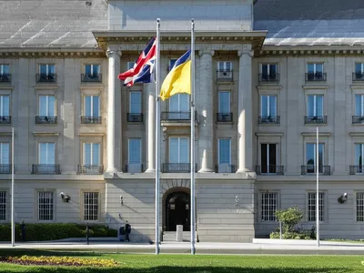 Illustration embassy - Image 1