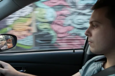 Illustration glancing - Image 1