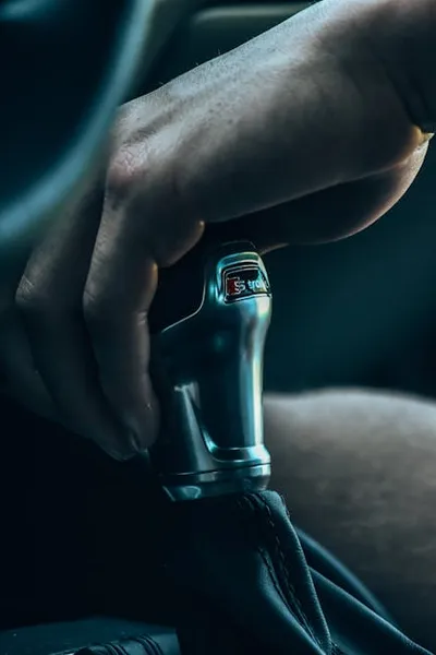 Illustration shifting - Image 2