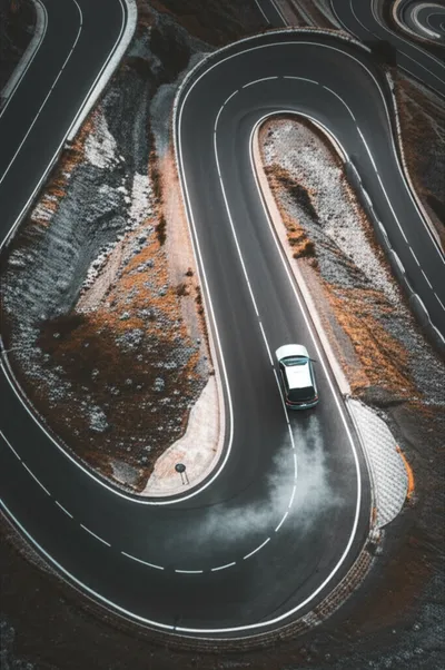 Illustration swerves - Image 1