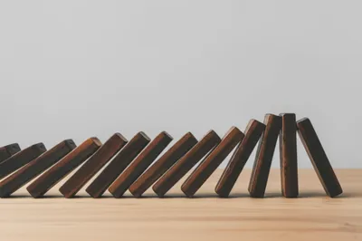 Illustration renverse - Image 1