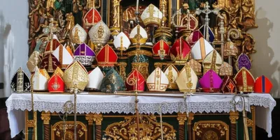 Illustration pluralized - Image 1