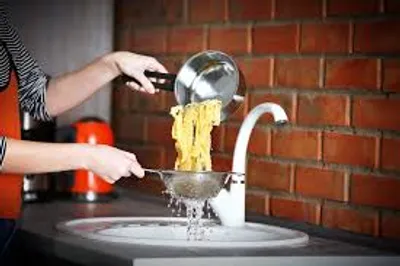 Illustration strained - Image 2