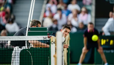 Illustration linesmen - Image 1