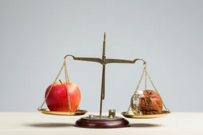 Illustration contradictory