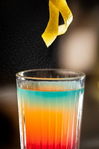 Illustration twisting - Image 1