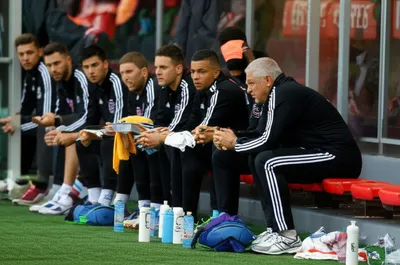 Illustration benches - Image 1