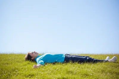 Illustration lying - Image 1