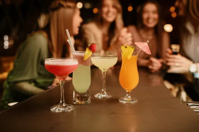 Illustration martinis - Image 1