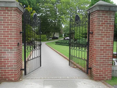 Illustration gated - Image 1