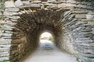 Illustration corbeled