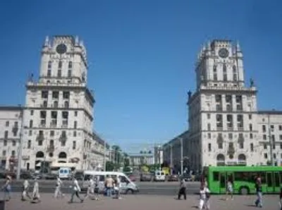 Illustration opposite - Image 2