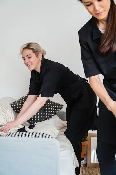 Illustration maids - Image 2