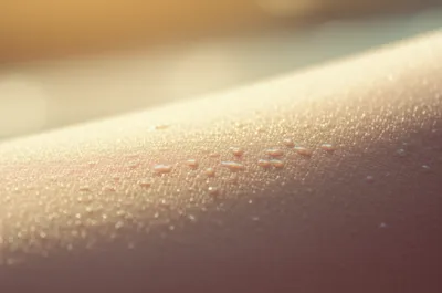 Illustration perspiring - Image 1