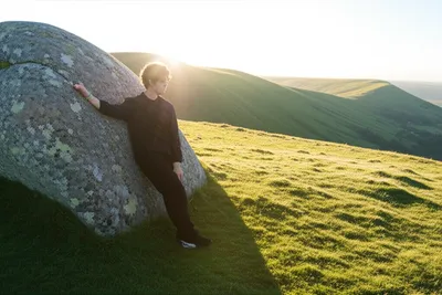 Illustration leaned - Image 1