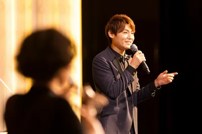 Illustration hosts - Image 1