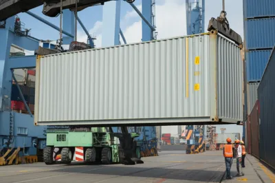 Illustration containers - Image 1