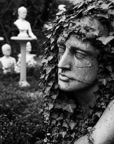 Illustration statues - Image 2