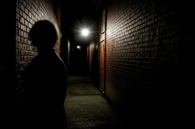 Illustration suspicious - Image 1