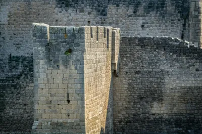 Illustration spur - Image 1