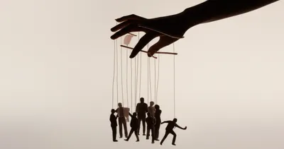 Illustration puppeteer - Image 1