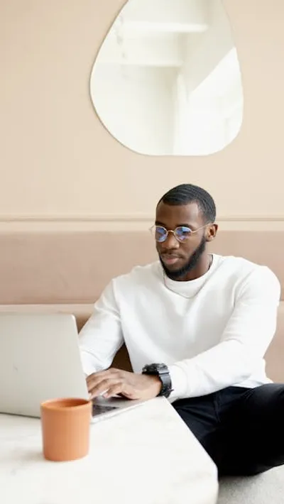 Illustration reviewing - Image 2