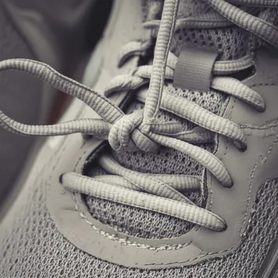 Illustration shoestring