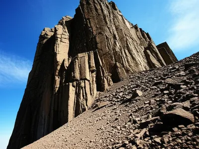Illustration crags - Image 1