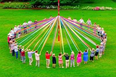 Illustration maypole