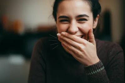 Illustration chuckling - Image 1