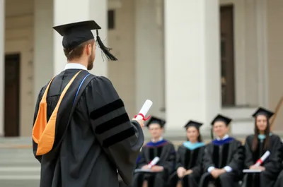 Illustration toga - Image 1