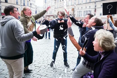 Illustration brawls - Image 1