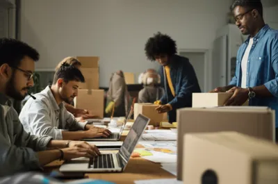 Illustration hustle - Image 1