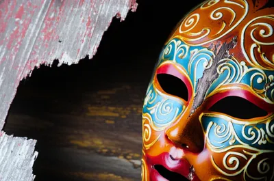 Illustration disguises - Image 1