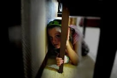 Illustration hide - Image 2