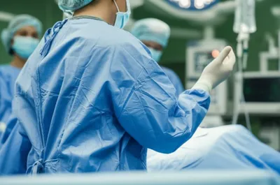 Illustration gown - Image 1