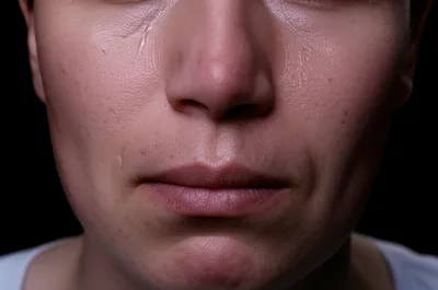 Illustration tearful - Image 1