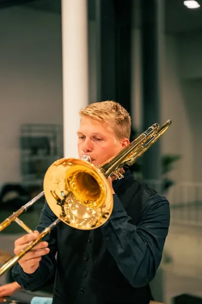 Illustration trombonist - Image 2